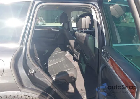 2012 Volkswagen Touareg Vr6 Executive z USA, uszkodzony, nr VIN WVGEF9BP6CD008387